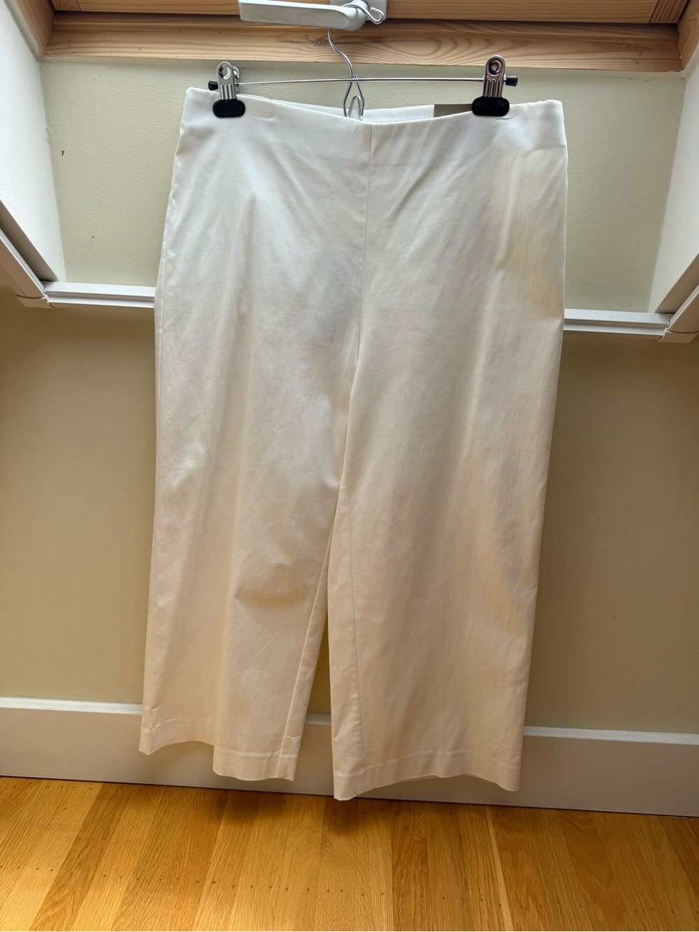 NWT Chico's Perfect Stretch White Wide Leg Crop Pants, size 1